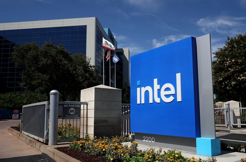 Intel recibe inyección económica 